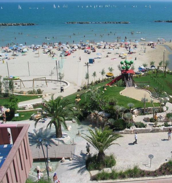 Albergo Girasole Frontemare San Benedetto del Tronto Exterior photo